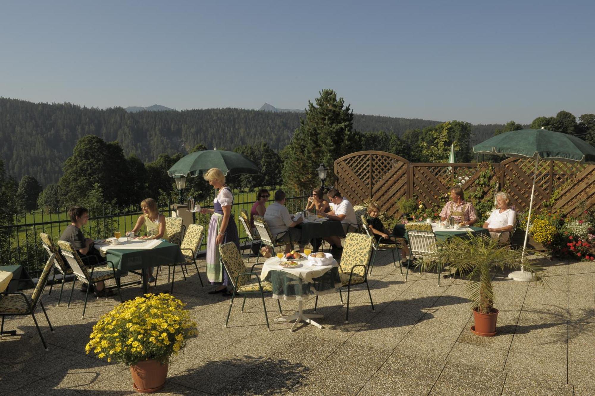 Hotel Sporthof Austria 람자우 암 다흐스타인 외부 사진